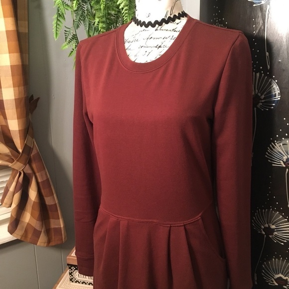 DE Collection long sleeve sweatshirt dress - Picture 3 of 9
